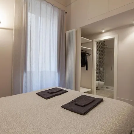 招待所 Room222 - Stylish Old Town - 5' Station To Cinque Terre 斯培西亚